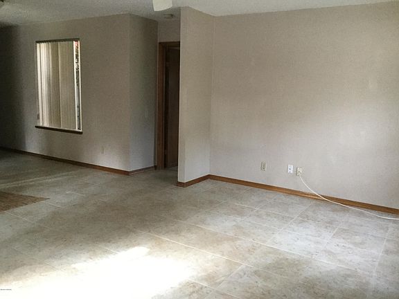 5th image of 6179 Yellowstone Dr