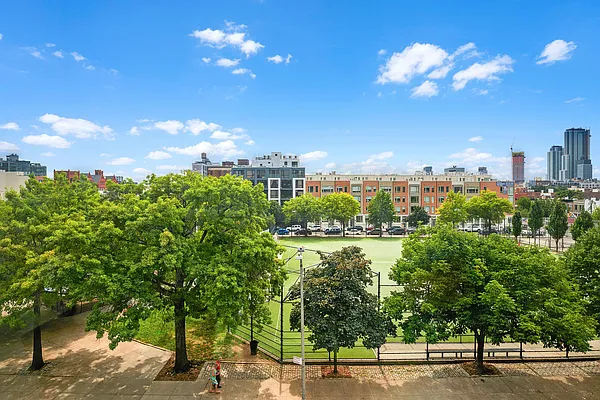 Rented by Compass | media 21