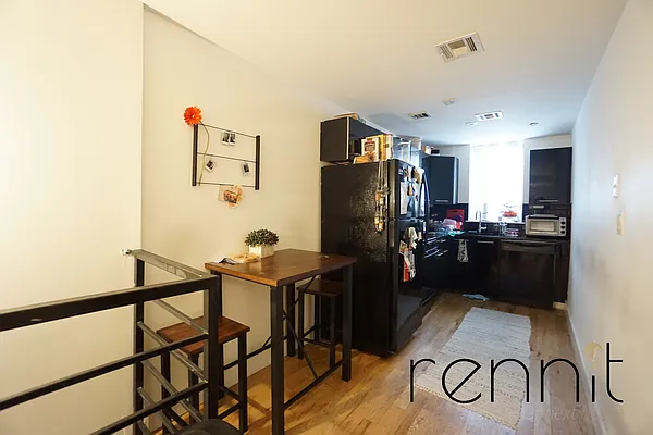 Rented by Rennit Inc. | media 10