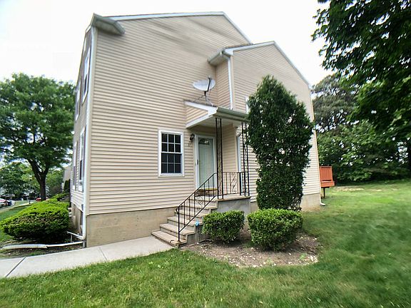 2nd image of 37 Delikat Ln