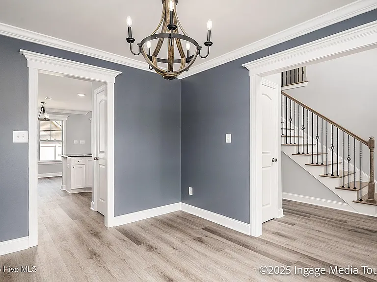 1200 Hunley Ct — Photo 2
