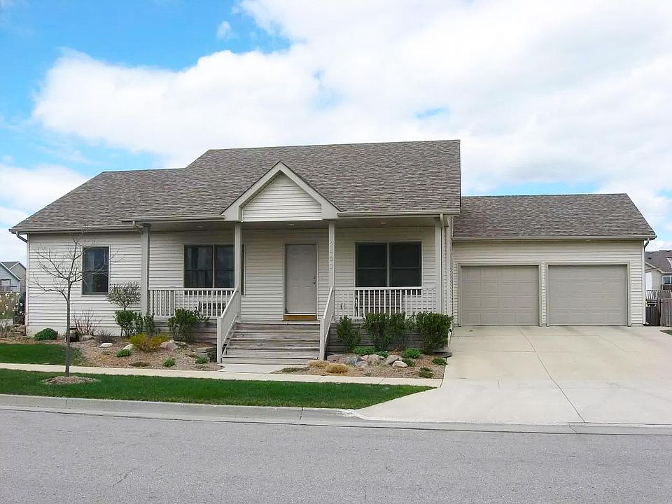 1st image of 2427 Clayton Dr