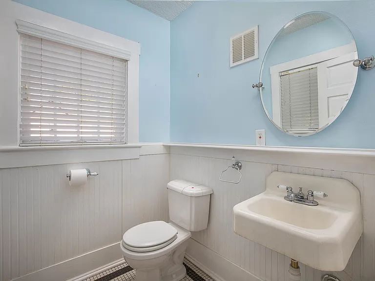 166 Flint St — Photo 13