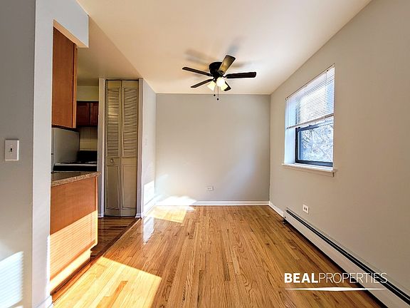 5th image of 510 W Briar Pl #510302