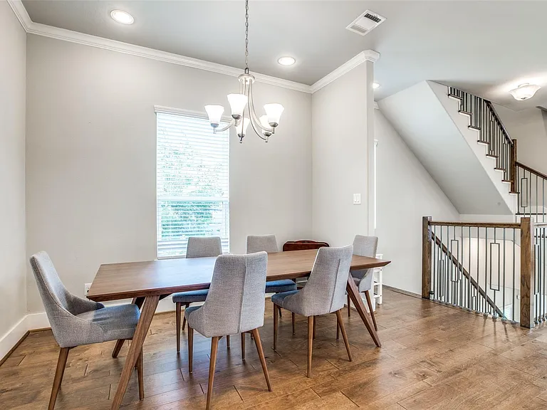 412 W 28th St #B — Photo 16