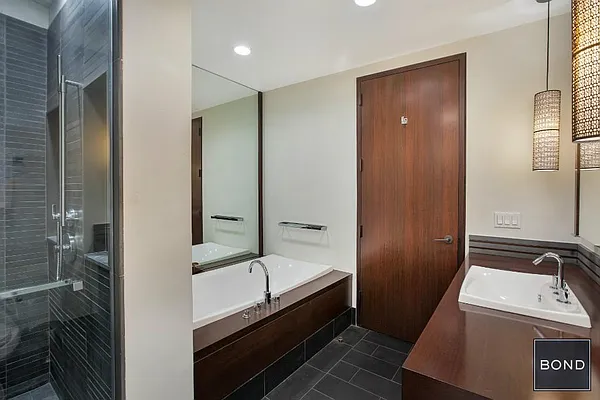 Rented by Bond New York | media 3