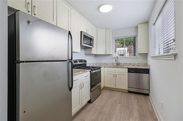 1st image of 501 Peniston St APT 1