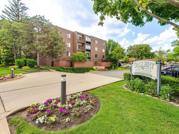 2200 Bouterse St APT 409, Park Ridge, IL 60068
