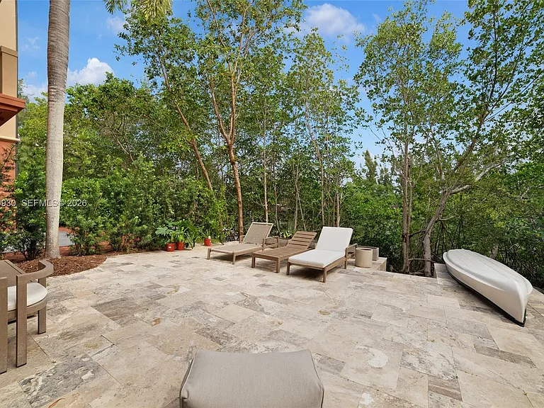 6226 Paradise Point Dr — Photo 17