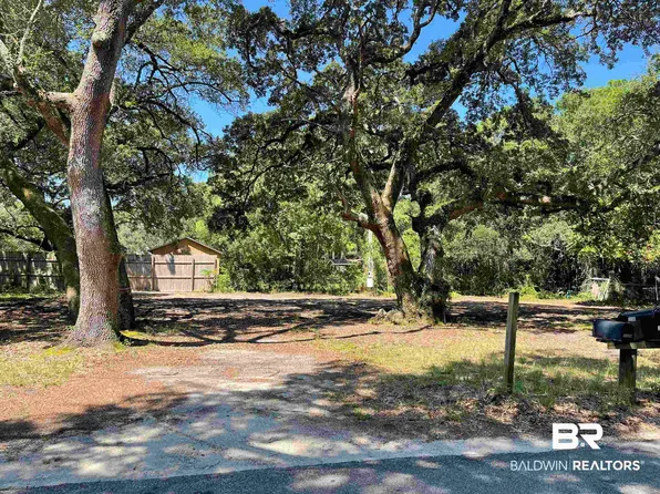 2317 Ridge Rd E, Gulf Shores, AL 36542