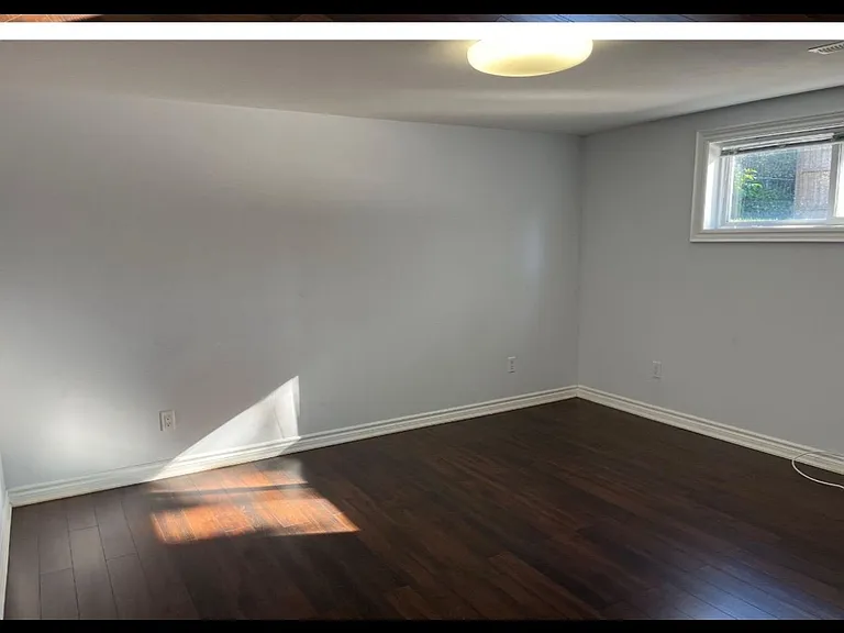 86 Langside Ave — Photo 3