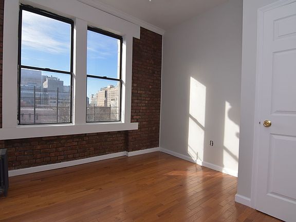 4th image of 551 W 170th St APT 43
