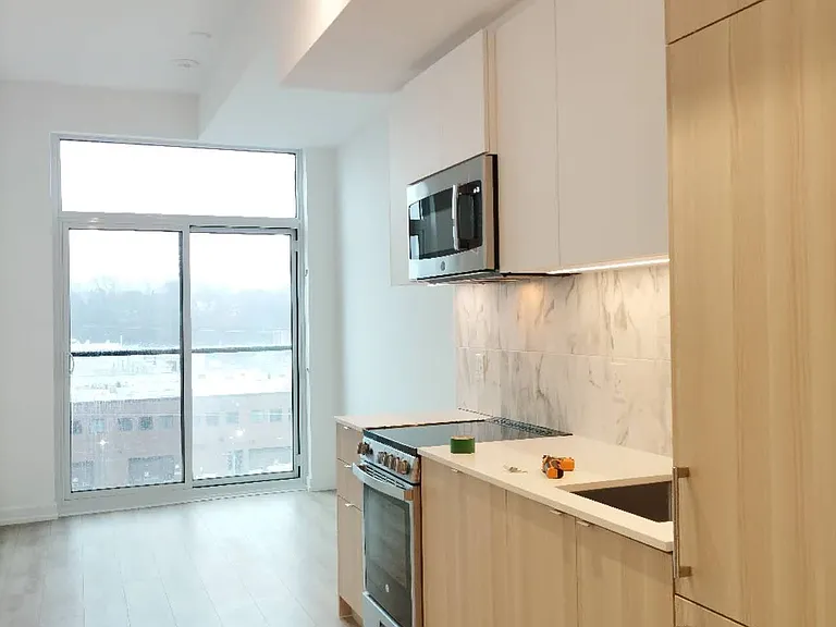 500 Dupont St #710 — Photo 1