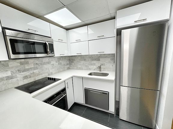 4th image of 56 Pine St APT 10A