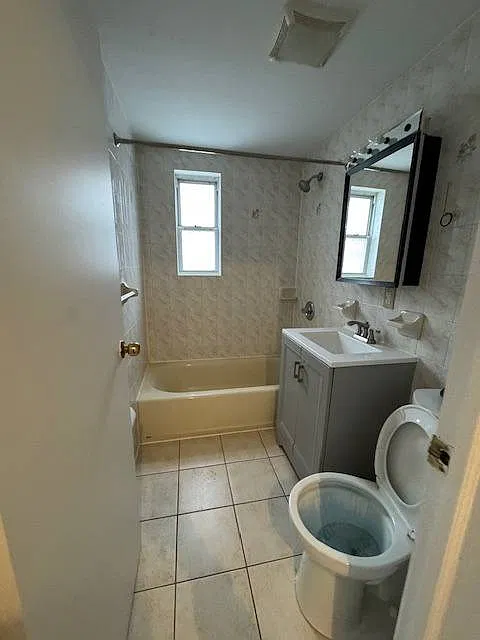 2 bed, 1.0 bath, $3,000 — Photo 4