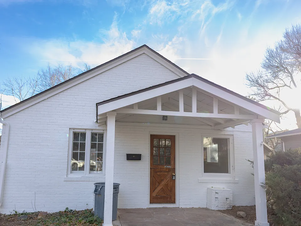 740 Hawthorn Ave