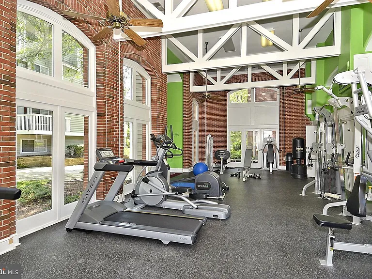 5716 Chapman Mill Dr #200 — Photo 33