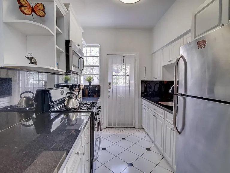 825 Jefferson Ave #2 — Photo 11