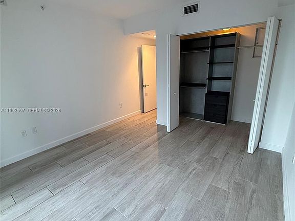 4th image of 45 SW 9th St APT 1004