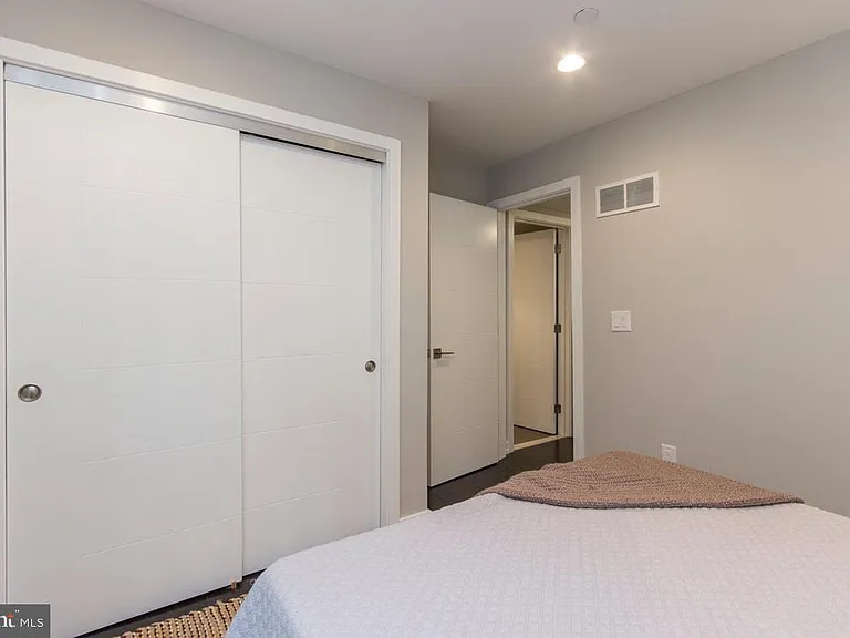716 S Sartain St #2 — Photo 36