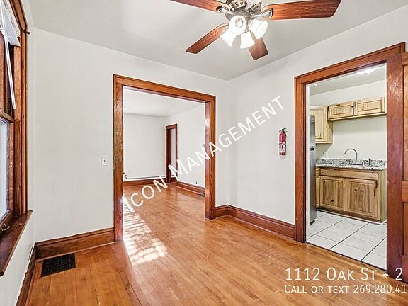 4th image of 1112 Oak St #2