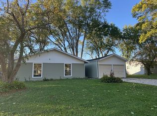 3003 Killarney Dr, Cary, IL 60013