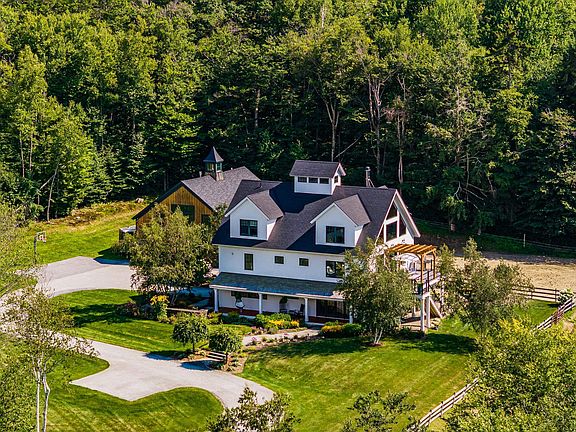 3rd image of 93 Elizabeth Court