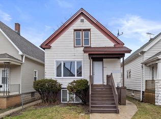 2460 S 18th St, Milwaukee, WI 53215