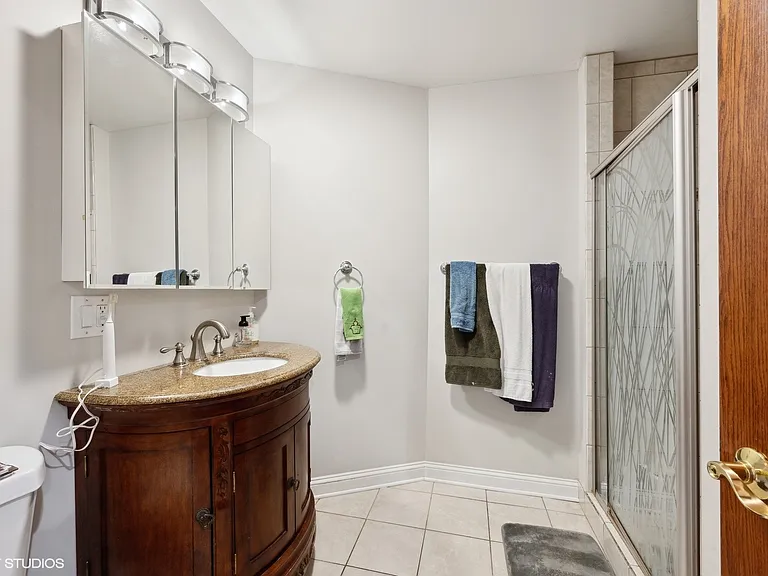 116 W Grand Ave #2 — Photo 9