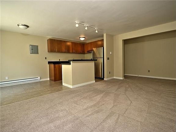 3rd image of 615 SW Ambaum Blvd APT 102