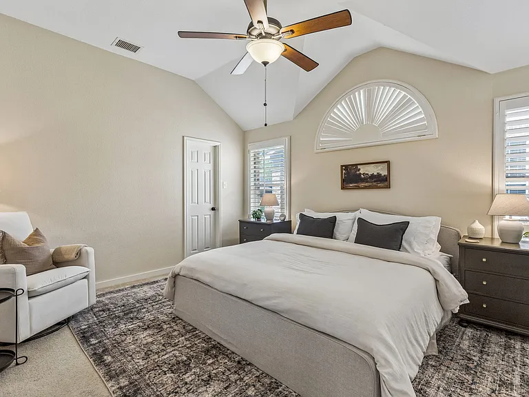 4605 Forest Park Rd — Photo 13
