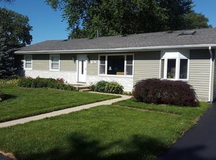 7314 Sunrise Ave, Darien, IL 60561