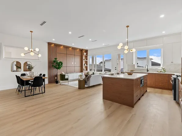 4432 Irmin St #3, Burnaby, BC V5J 1X7