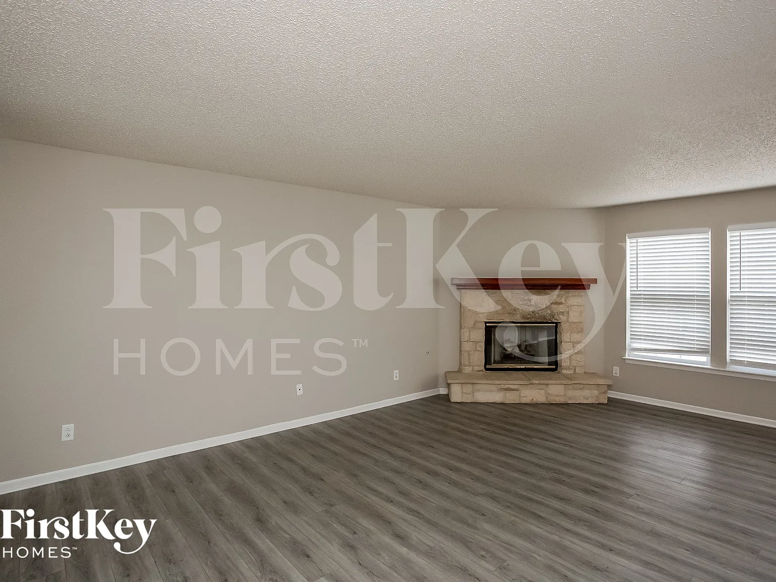 4 bed, 2.5 bath, 3130 sqft, $2,405 — Photo 3