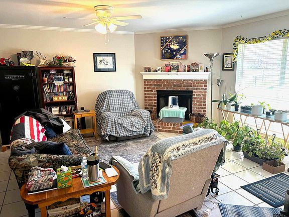 5th image of 120 & 122 Colony Dr