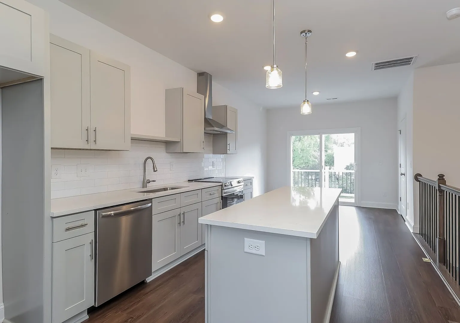 3-Bedroom, 3.5 Bath Townhome for Rent in Charlotte, NC | Attached Garage & Modern Kitchen — Photo 3