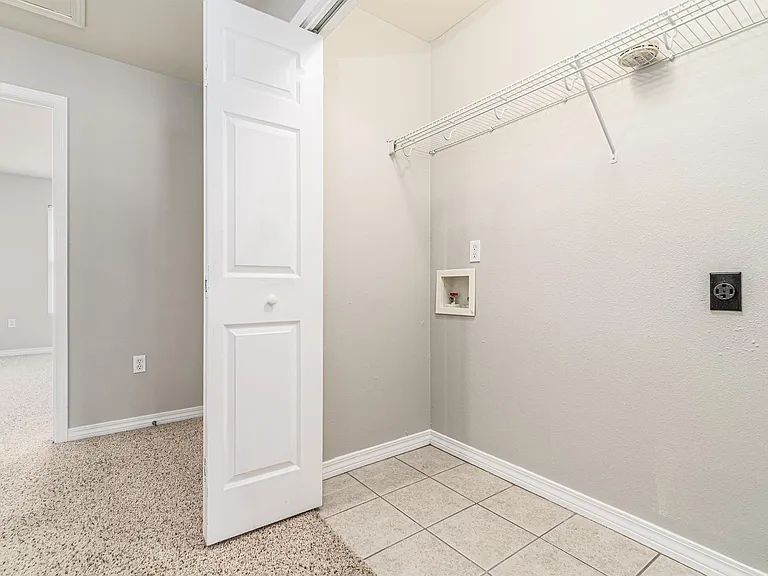100 Corwin Dr — Photo 21