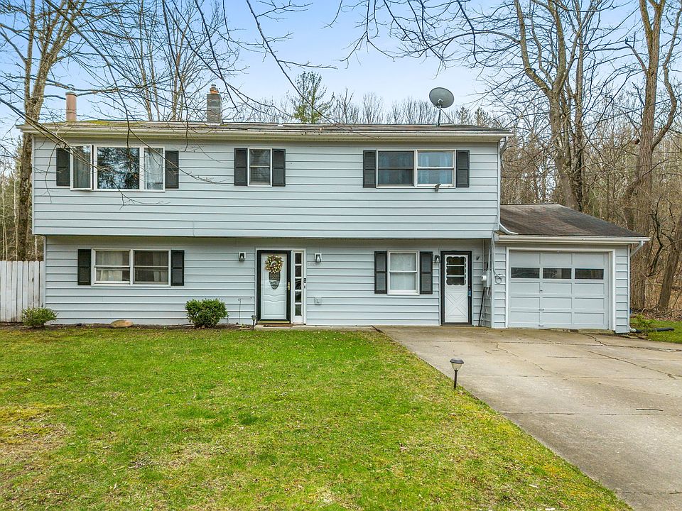 1st image of 1819 Gary Dr