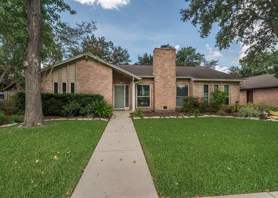Excellent curb appeal