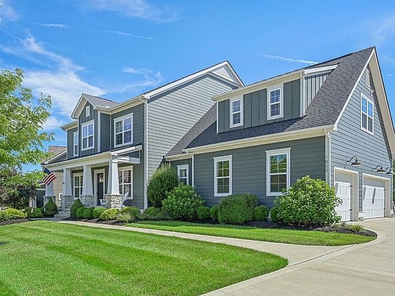 2nd image of 1800 Dartmoor Ln