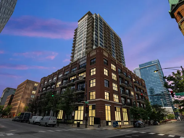 210 S Desplaines St APT 1110, Chicago, IL 60661