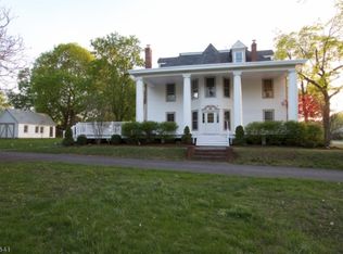 61 New St, Hampton, NJ 08827