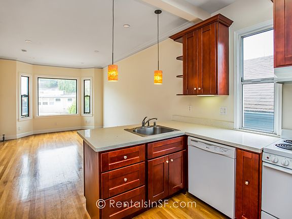 2nd image of 985 Church St APT 4