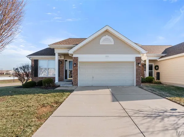 1602 Platinum Ct, O'Fallon, MO 63366
