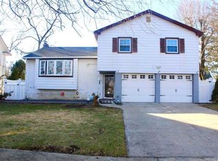 91 Fairway Dr, Hempstead, NY 11550