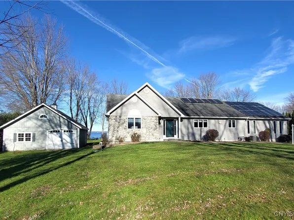 371 Barrett Ln, Bridgeport, NY 13030