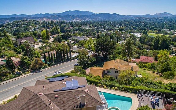 2822 Sapra St Thousand Oaks CA-large-004