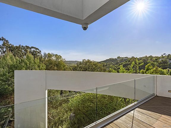 5th image of 15045 Rancho Real