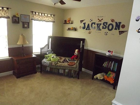 4th image of 467 Wickham Dr