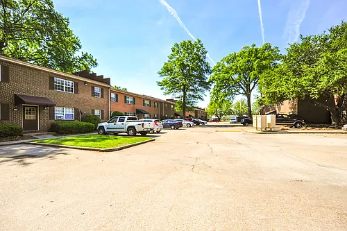 Brentwood Forest Apartments Photo 1